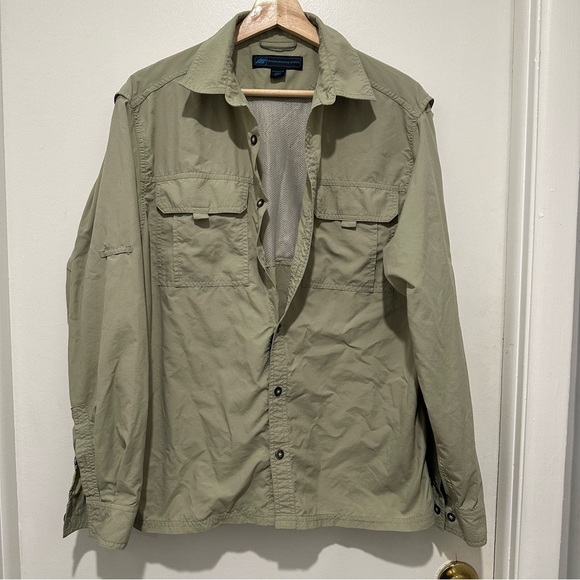 Eastern Mountain Sports‎ Mens Shirt S Olive Green Long Sleeve Button up Vented - Picture 3 of 10